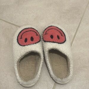 Pink fuzzy smiley slides😍🩷
